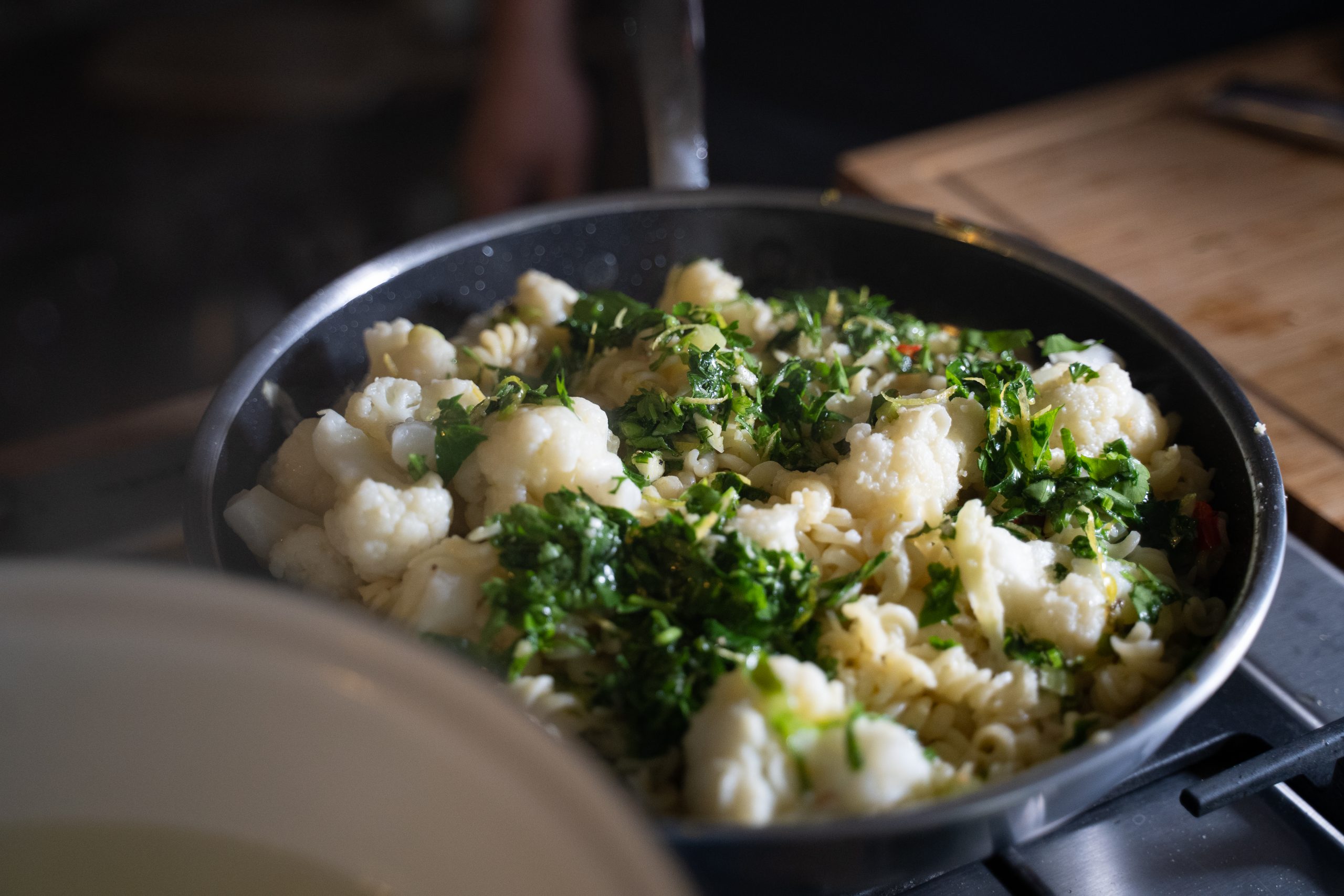 Blumenkohlpasta mit Gremolata